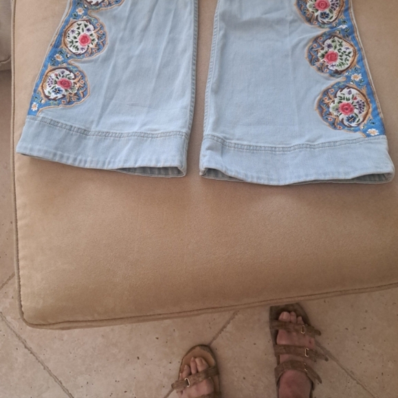 Alice&Olivia Kayleigh Bell High Rise Jean sz28 Excellent - Picture 10 of 10